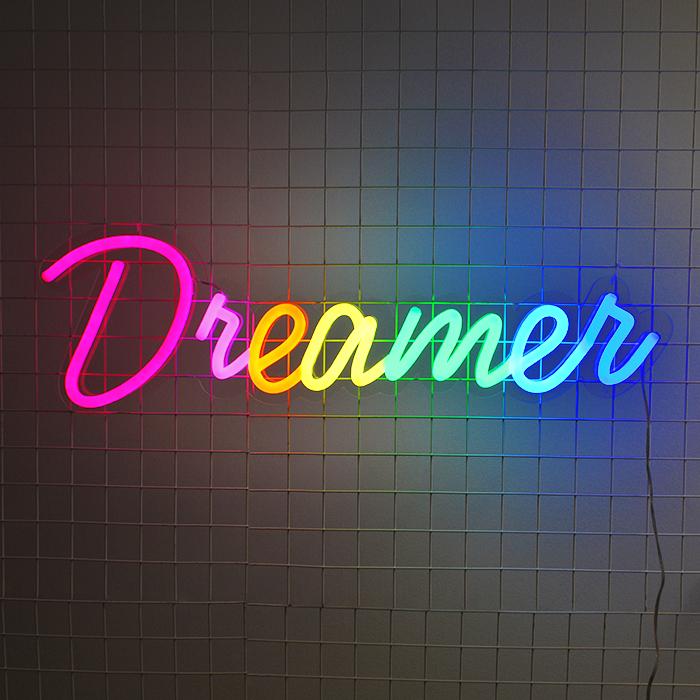 DREAMER (4366394949737)